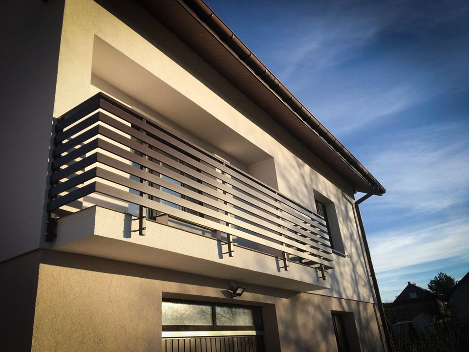 Czy balustrady aluminiowe sprawdzą się na balkonie?